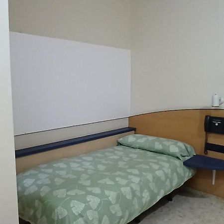 Larru Los Bermejales Residencia Universitaria إشبيلية المظهر الخارجي الصورة